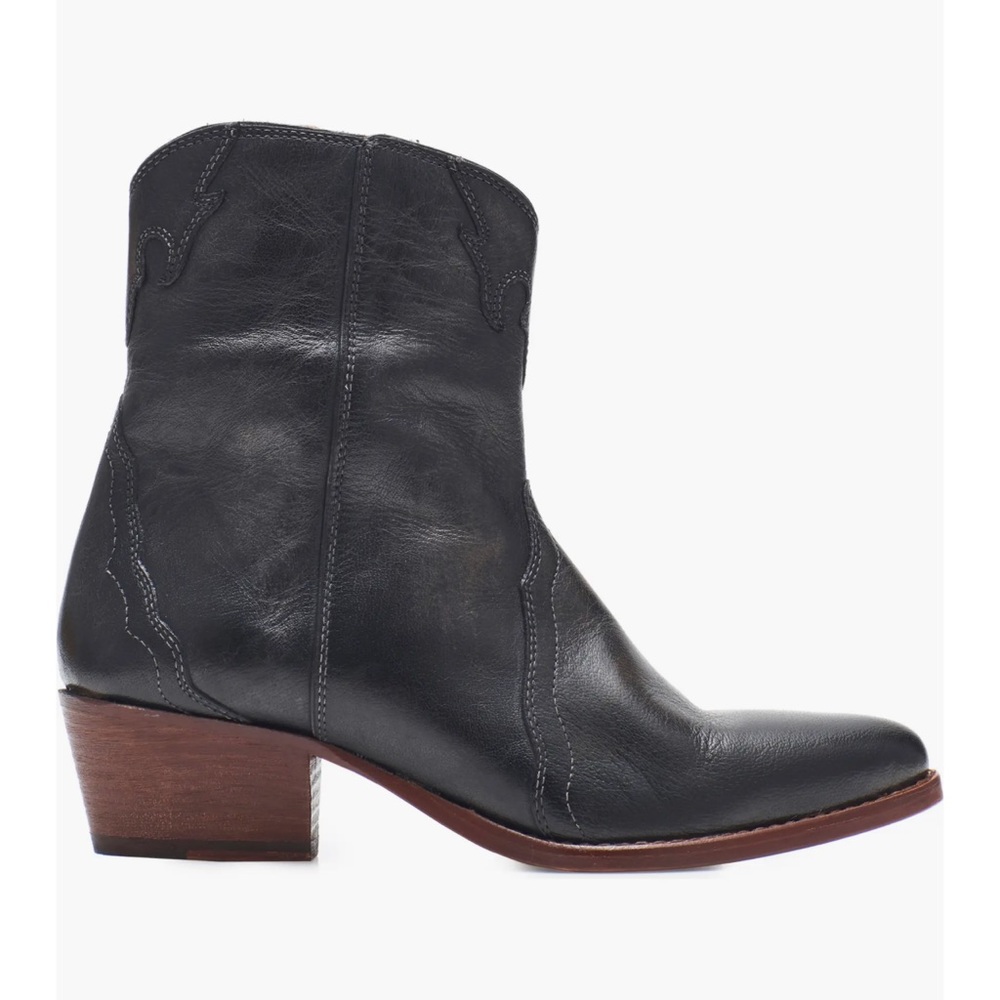 Free People New Frontier Bootie sz 37